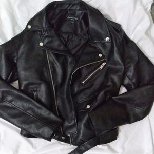 CLOTHING AND ACCESSORIES!! NWT,NWOT,EUC,GUC🌠🌌💝